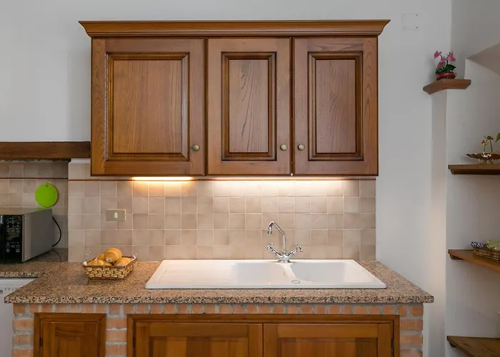 Adelmo Privato Villa *